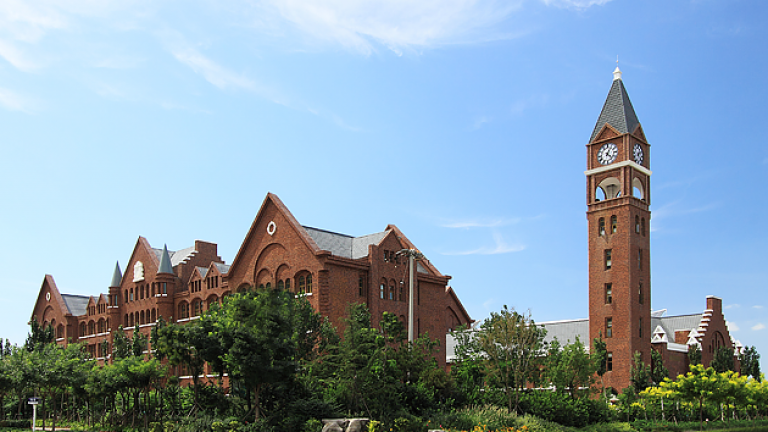 中新生態(tài)城·外國(guó)語學(xué)院附屬小學(xué)